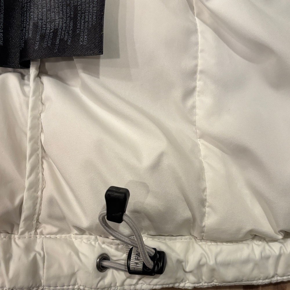 The North Face Women's White Quilted Puffer Vest - Picture 10 of 13
